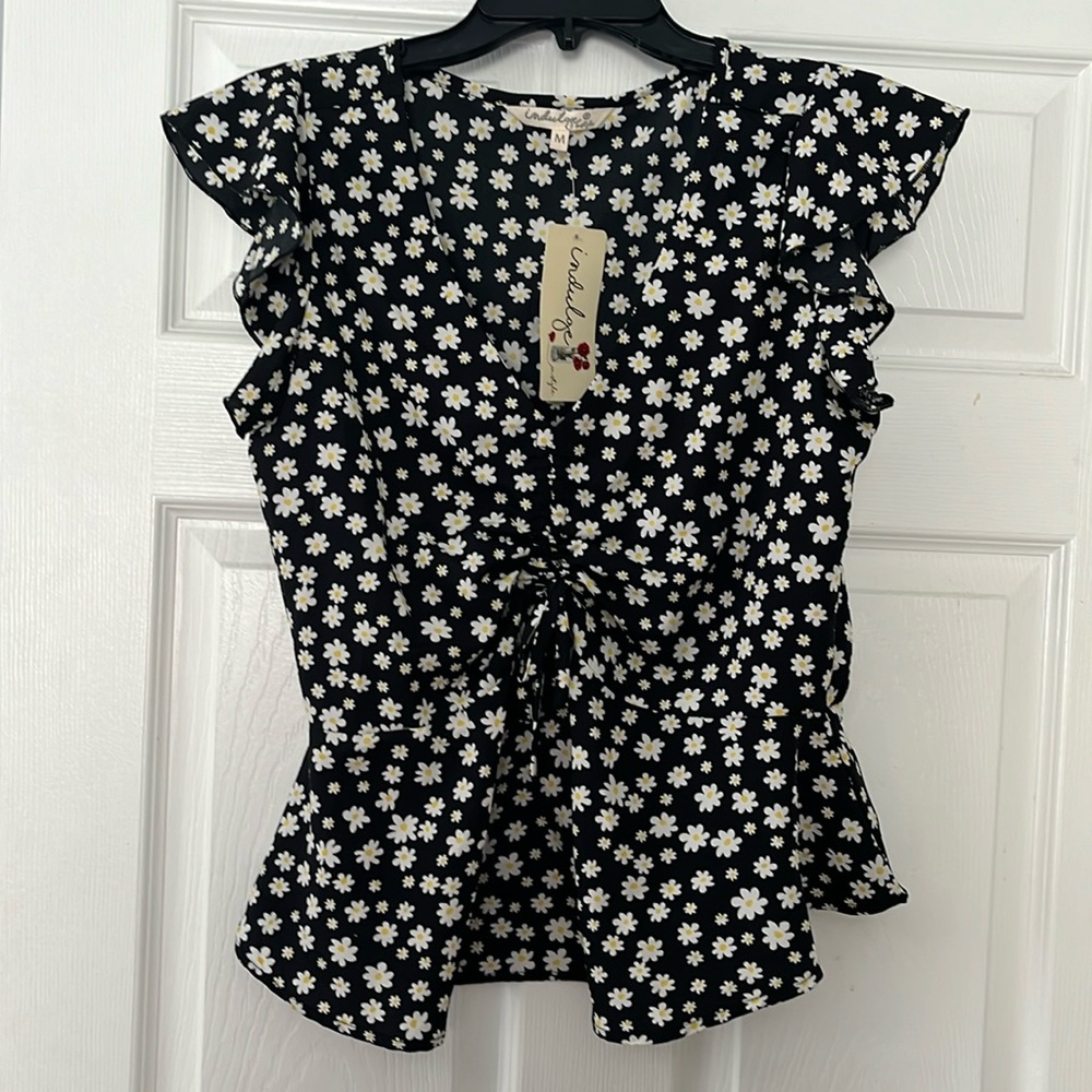 NWT flower top